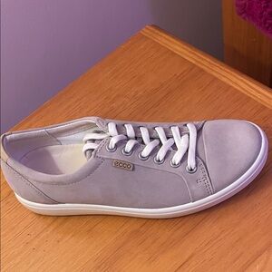 Ecco Lilac Leather Lace-Up Sneaker